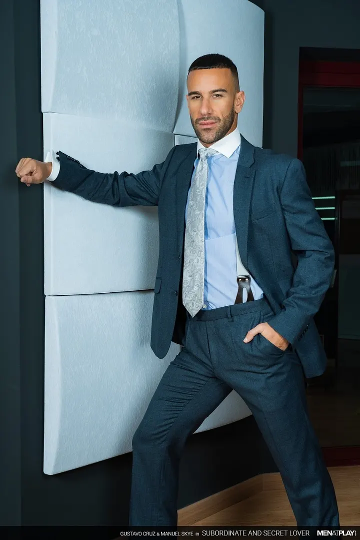 Gey Latino Gustavo Cruz Manuel Skye Ofis Seks 2