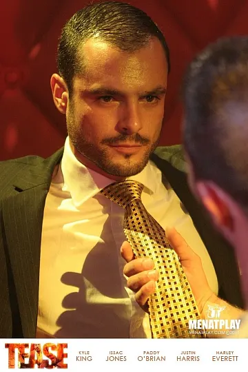 Yabani Gay Grup Seksinde Yakışıklı İş Adamları – fotoğraf 11 / 18