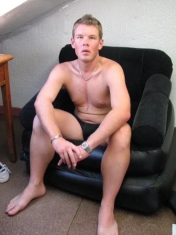 Cody Hung Solo Anal Dildo Onani – foto 9 av 21