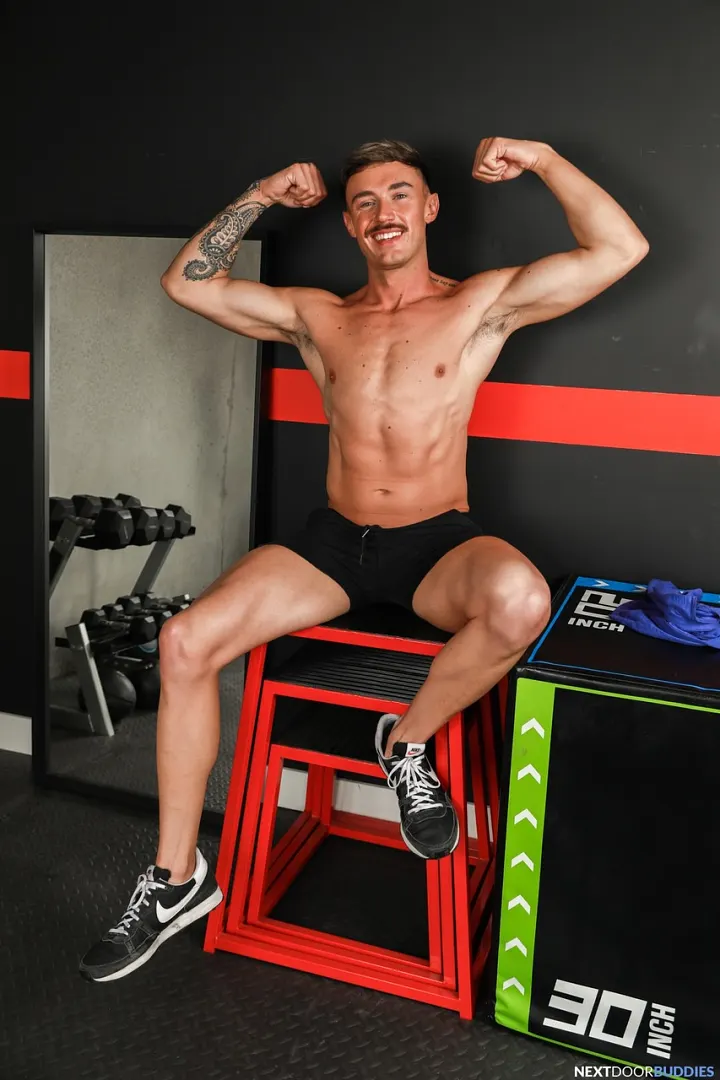 Gym Buddies Kyle Wyncrest & Phoenix Ocean Bareback Anal 3
