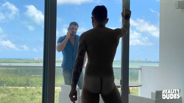 Igor Lucios et Kyle Fox dans des photos chaudes de Reality Dudes 2