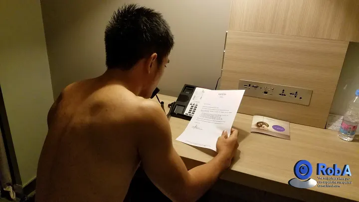 Pria Gay Asia Rob Telanjang Berpose dalam Pakaian Dalam Seksi Solo 7