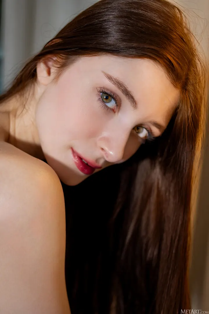 Marion Summers Exibe a Bunda Curvilínea e a Buceta Suculenta 20