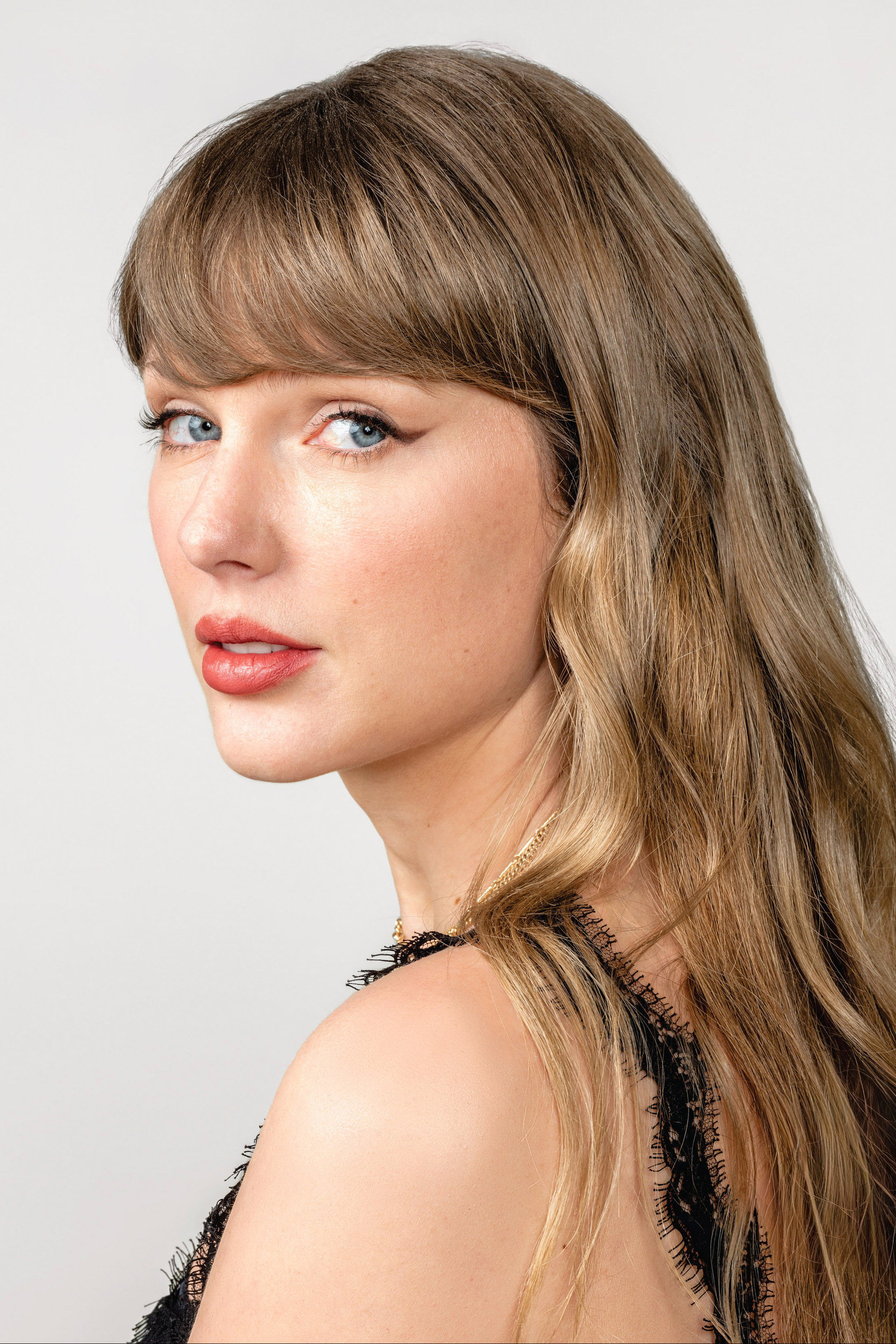 Taylor Swift — Stage & Spotlight