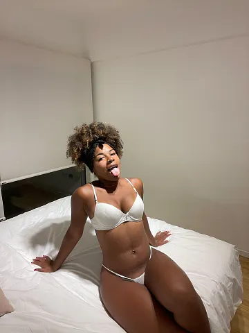 Gelekte OnlyFans-inhoud van Paola Axo – foto 17 van 20