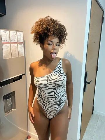 Foto Dewasa Eksklusif Paola Axo OnlyFans – foto 2 dari 20
