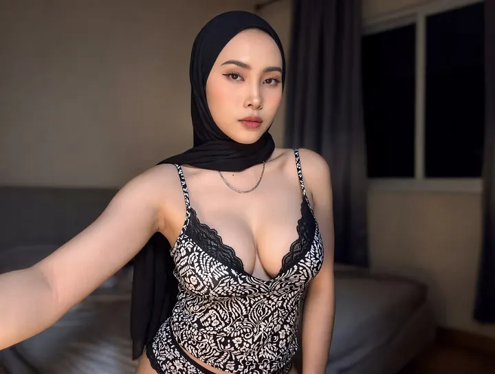 Showcase de Criadora OnlyFans Asiática de Peitos Grandes 6