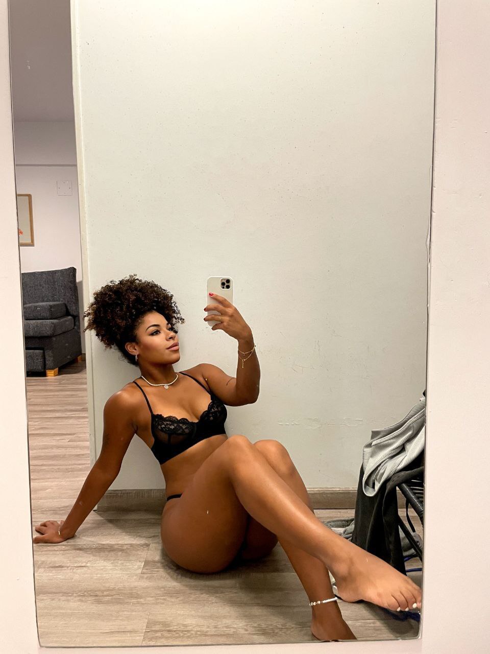 パオラ・アクソのOnlyFans流出ヌード写真