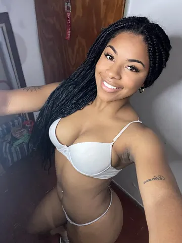 รูปภาพโป๊ที่รั่วไหลของ Paola Axo จาก OnlyFans – ภาพที่ 16 จาก 21