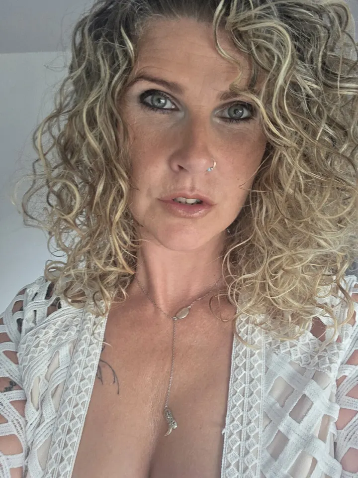 נשים בוגרות מצטיינות בתוכן בלעדי של OnlyFans 2