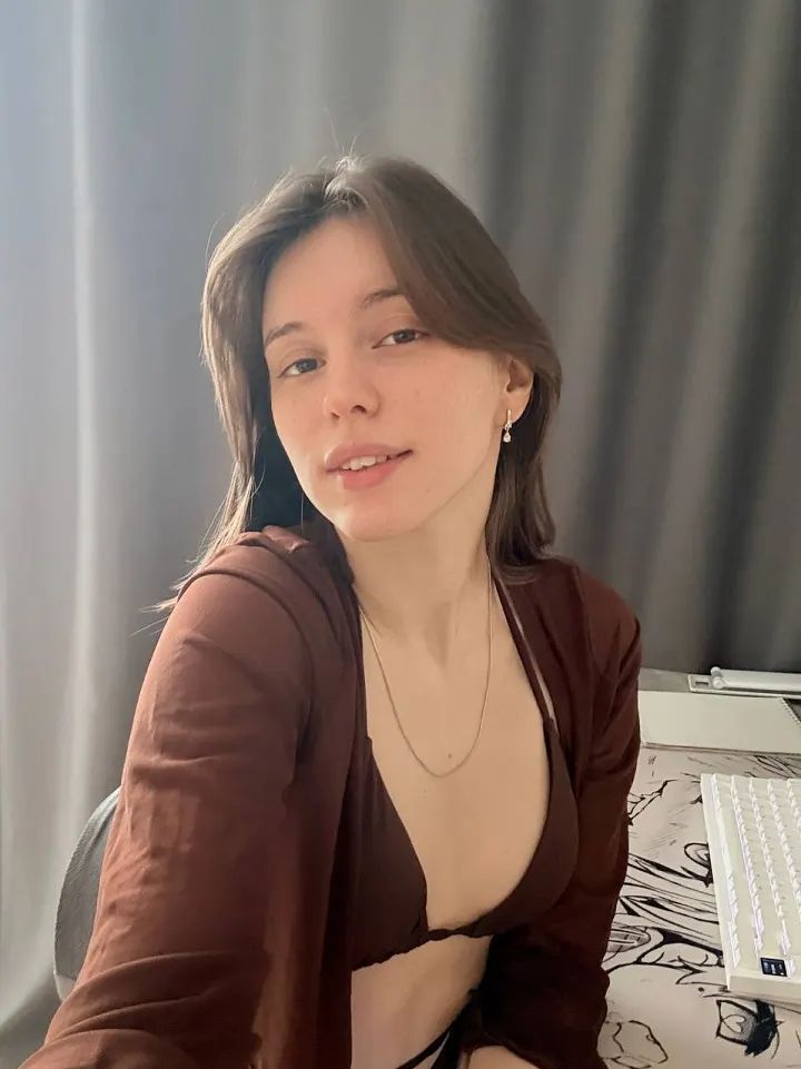 گالری اختصاصی علیزا گرنت در OnlyFans 4