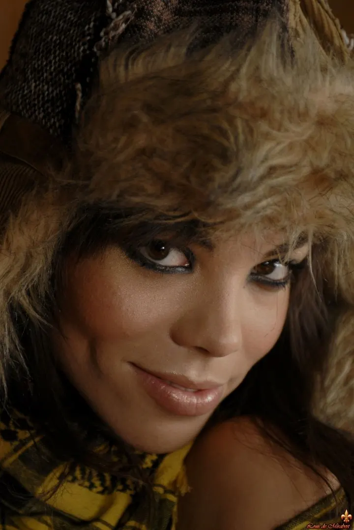 Corail Nude Modeling in Winter Hat, Scarf and Boots 9