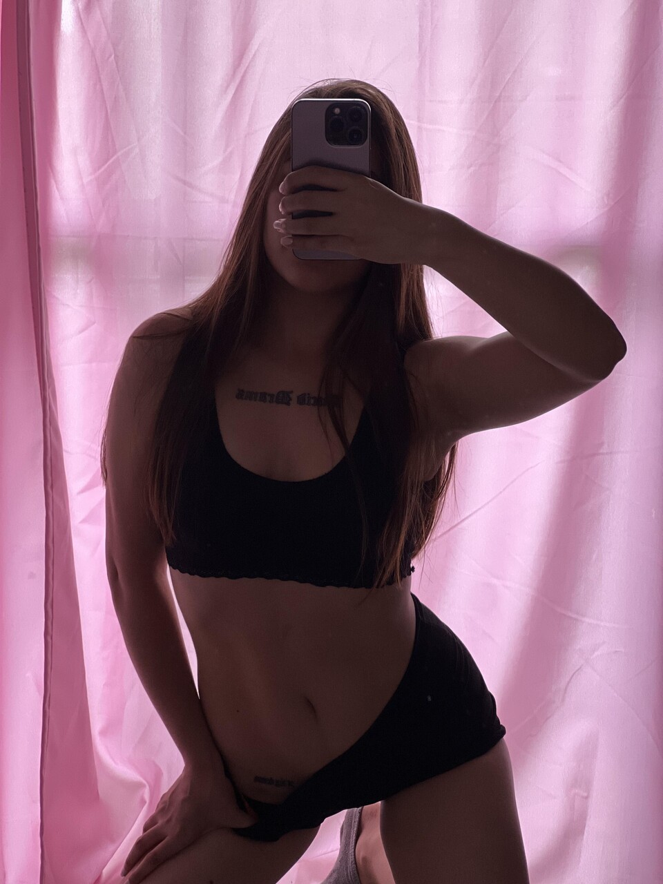 Exkluzivní XXX fotky Penelope Rayy z OnlyFans uneseny