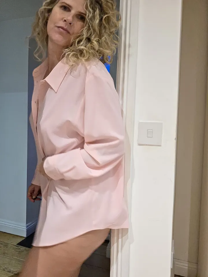 נשים בוגרות מצטיינות בתמונות OnlyFans אינטימיות 9