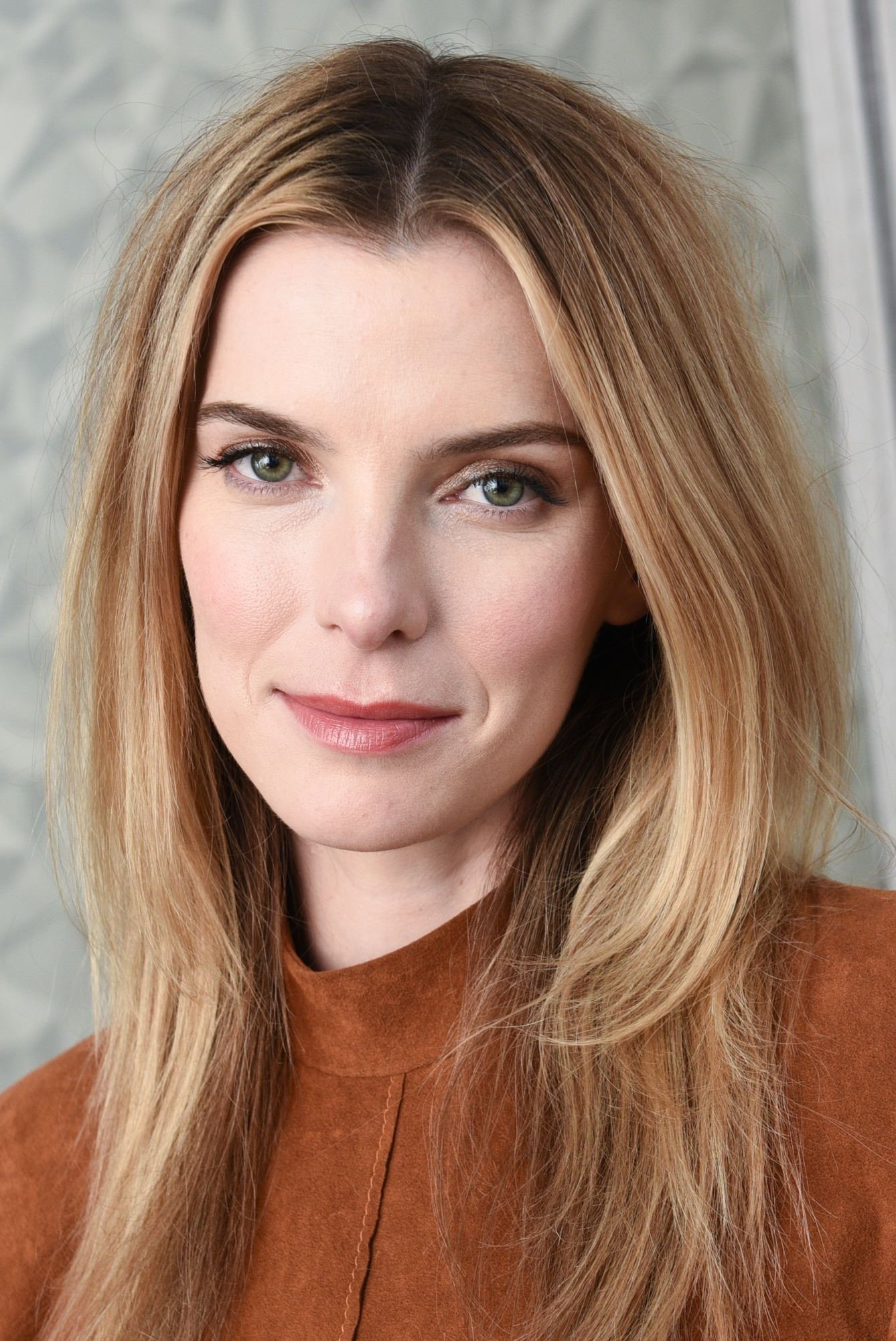 Betty Gilpin — Red Carpet & Premieres